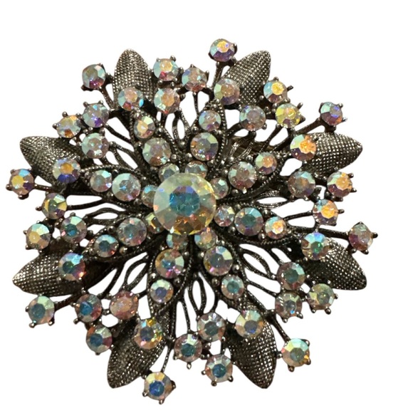 Jewelry - Vintage Style Rhinestone Brooch
